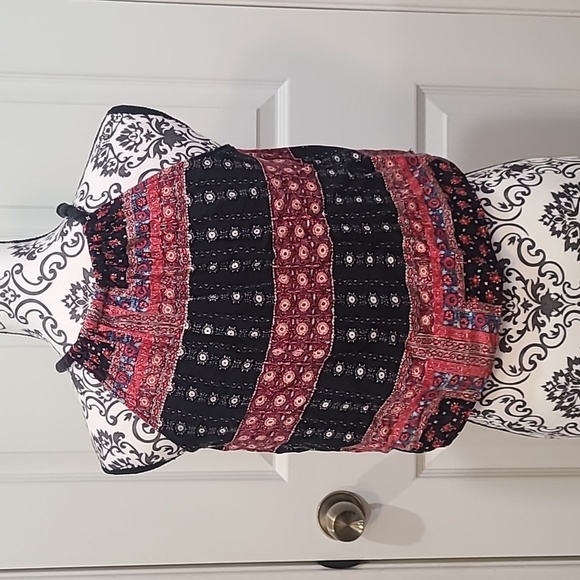 Multi-patterned Halter Crop Top - Picture 3 of 4